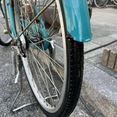 『ＳＡＬＥ　３０％』　ママチャリ　２６インチ　ライト　カゴ　付き　青　配達可能の画像