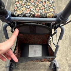 花柄　シルバーカーの画像