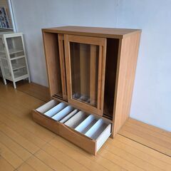 未使用訳あり あたたかみのあるアルダー材　引戸キャビネット　リビングボード　リビング収納　本棚　木製 棚 収納家具 収納の画像