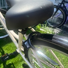自転車　26インチ　切り替えギア付き　白黒の画像