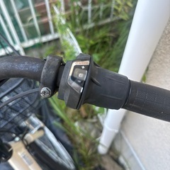 自転車　26インチ　切り替えギア付き　白黒の画像
