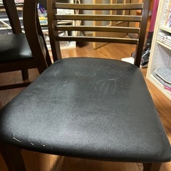 ダイニングテーブル　椅子3脚の画像