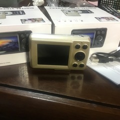 新品のデジカメ2台ですの画像