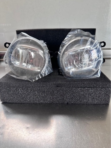 トヨタ ヴェルファイア 30系後期 純正LEDフォグランプ