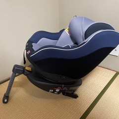 チャイルドシート　ネイビー　の画像