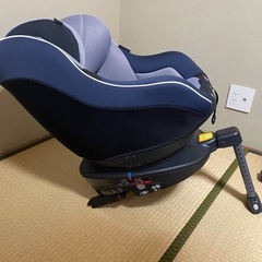 チャイルドシート　ネイビー　の画像