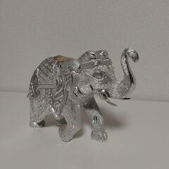 月末まで出品　無料　象の置物　インド土産　金属製　高さ約１５cm　ぞう　縁起物　の画像