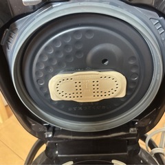 Zojirushi NP-ZU10圧力IH炊飯ジャー 2023年製の画像