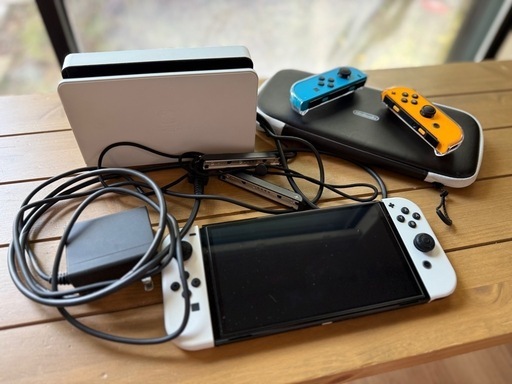 【美品】Nintendo Switch 有機ELモデル ホワイト + ジョイコン2セット + 純正ケース
