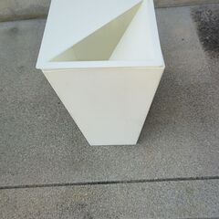 ゴミ箱の画像