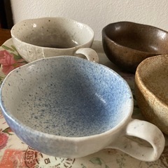 スープや、コーヒーカップ？の画像