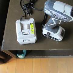 インパクトドライバーEARTH MAN 14.4V充電式（軸ブレあり）の画像