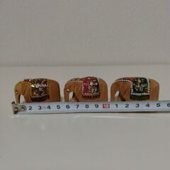 月末まで出品　無料　タイ土産　木彫り　ぞう　３個セット　ビーズ　キラキラの画像