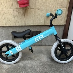西松屋ブランド　ストライダー風キックバイクの画像