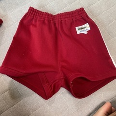 幼稚園の制服と体操着の画像