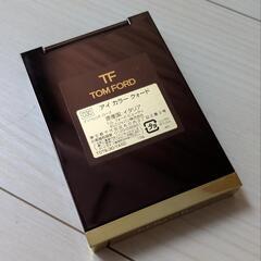 トムフォード　アイシャドウ　030 インソレント ローズの画像