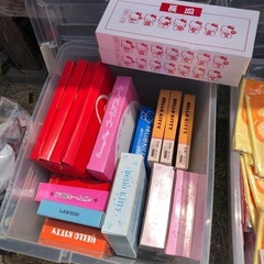 キティちゃん　グッズ　いろいろ
　バッグ　皿　タオル　など　300円均一の画像