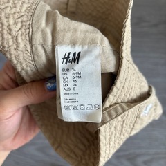 【美品💖】h&m ベビー帽子　紐付き　6ヶ月から9ヶ月　の画像