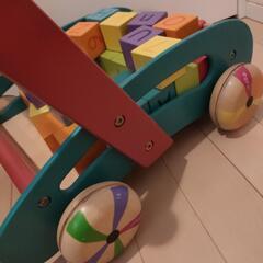 木のおもちゃ　JANOD（ジャノー）　ABCバギーワゴン（手押し車＋積木）（投稿管理番号：28）の画像
