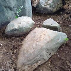 庭の置き石　3つ以上あります　きれいな石　大きめ　他にも有り　庭のアクセントにの画像