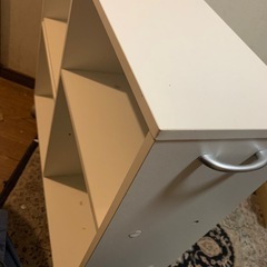 キャスターつき隙間収納の画像