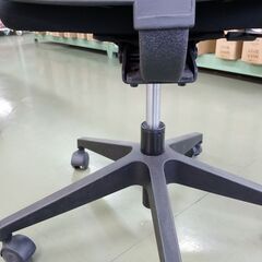 イトーキ サリダチェア（Salida） オフィスチェア メッシュ張り 肘無し ブラック YL5-BL 1脚 事務椅子 脚幅615mm  管理番号YN244の画像