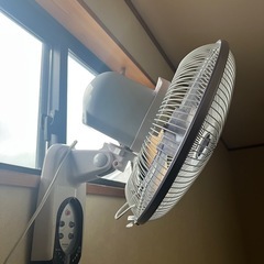 YUASA ユアサの壁掛け扇風機の画像