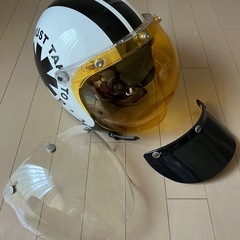 バイク用ジェットヘルメット バブルシールド黄色 開閉可能式の画像