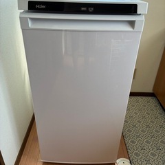 2022年製 Haier 102L ノンフロン冷凍庫の画像