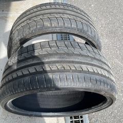 中古タイヤ 225/30/20 2本セットの画像