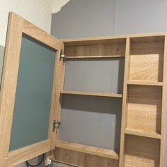 賃貸DIY　木製 ミラー付き収納棚　ミラーキャビネット　　　　の画像