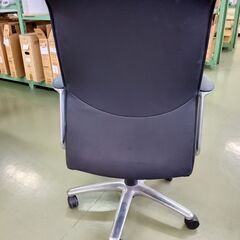 オカムラ エグゼクティブチェア デスクチェア 本革 キャスター 椅子 ワークチェア CE56SX 回転式 昇降式 okamura 管理番号YN245の画像