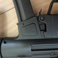 電動ガン　MP5k　サブマガジン、予備バッテリー付きの画像