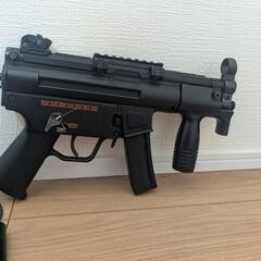 電動ガン　MP5k　サブマガジン、予備バッテリー付きの画像