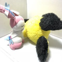 ☆【ポケモン まとめ売り】未使用品 2点セット ぬいぐるみ ニンフィア 約38㎝ ピチュー 約50㎝(NF250714) 546-39Wの画像
