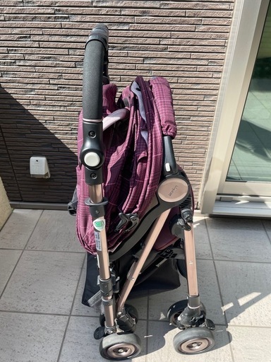 アップリカ　安心の両対面ベビーカー　新生児対応可能