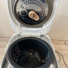 東芝　圧力炊飯ジャー　5号炊きの画像