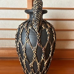 ◆籐で編んである素敵な花瓶◆の画像