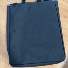 処分❗️パソコン　タブレットバッグ　収納多の画像
