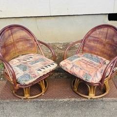 籐 ラタン 回転座椅子2脚セットの画像