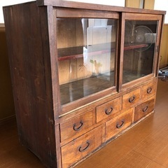 昭和レトロ　食器棚　お譲りしますの画像