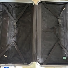 特大スーツケースの画像