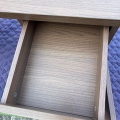 木製デスクの画像
