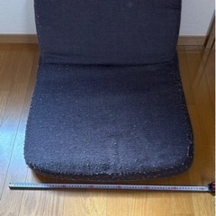 分割式のクッションソファーの画像