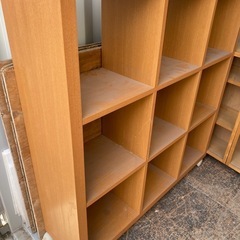 キャスター付き収納家具の画像