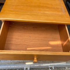 ゴミ箱付き収納家具の画像
