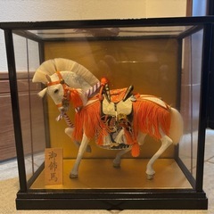五月人形、かぶと、飾馬の画像