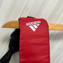 adidas 子供用リュックの画像