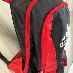 adidas 子供用リュックの画像