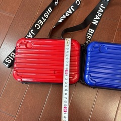 スーツケース型ポーチの画像